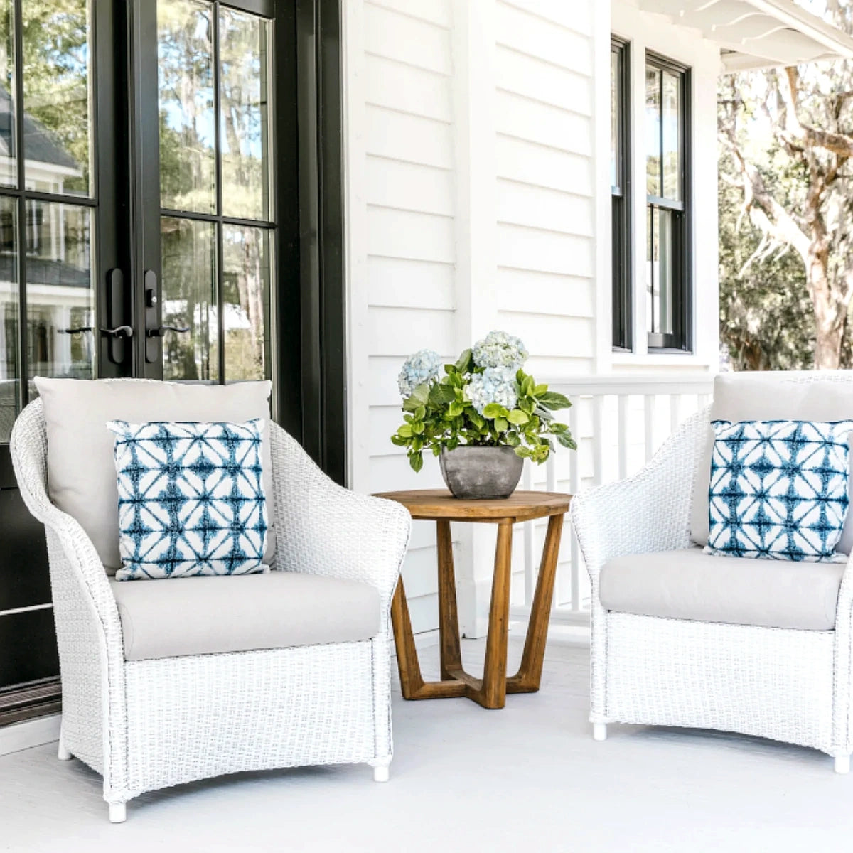 Lloyd Flanders Teak 24" Round Sled Base End Table in Antique Gray Finish